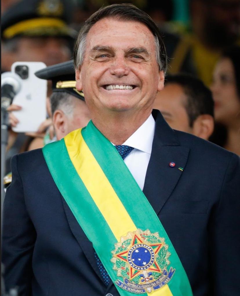 Jair Bolsonaro anunciou que pretende registrar sua candidatura para as eleições de 2026 apenas no último momento.