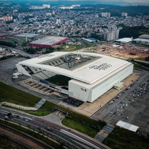 Corinthians e Gaviões firmam acordo com Caixa para quitar a Arena