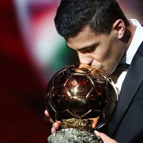Rodri é eleito melhor jogador do mundo, e Vini Jr. fica em segundo